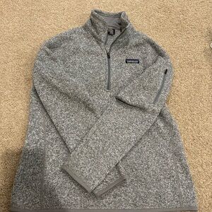 Women’s Patagonia quarter zip fleece